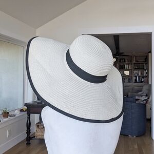 Black and White Paper Straw Sun Hat
